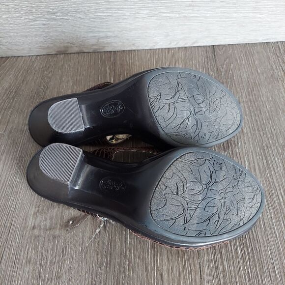 Euro Soft by Sofft Snakeskin Print T Strap Heels 7.5 Brown - Picture 8 of 11